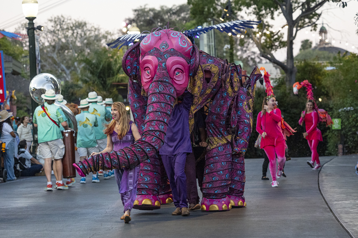 Jambo Dunia pink elephant puppet